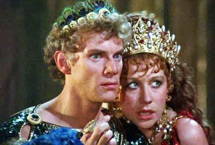 A ideia disseminada de que Calígula era louco nasceu das práticas tirânicas e brutais que cometia, como sacrificar animais por esporte e determinar assassinatos por razões banais. 

