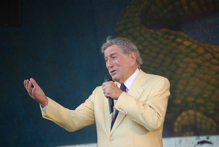 Em 1953, emplacou mais um hit com “Rags to Riches”. Graças à obra, voltou ao topo dos cantores mais escutados nos Estados Unidos. A música Blue Velvet também ganhou bastante popularidade.