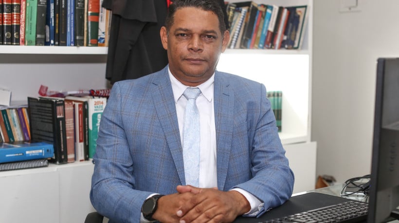 FORTALEZA-CE BRASIL, 02-08-2024 Fotos posadas do advogado Silvio Vieira  (Foto Joao Filho Tavares O Povo)