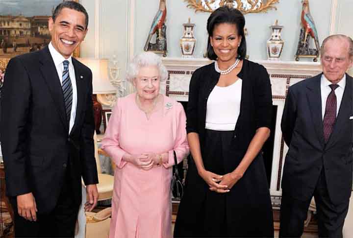 Obama foi reeleito presidente em novembro de 2012, derrotando o republicano Mitt Romney, e foi empossado para um segundo mandato em 20 de janeiro de 2013. 