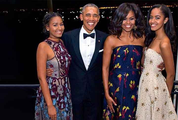 A primeira filha do casal, Malia Ann, nasceu em 4 julho de 1998, seguida por uma segunda filha, Natasha, em 10 de junho de 2001.