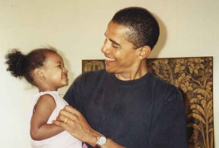 Obama iniciou o processo de normalização das relações entre Cuba e EUA. Ao deixar a presidência, em janeiro de 2017, chegou a ter um índice de aprovação de 60% entre o povo americano.