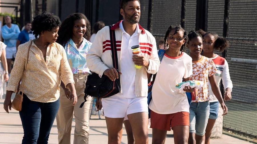 Will Smith - King Richard (2022) - O ator americano vive pai das estrelas do tênis mundial Venus e Serena Williams. O filme conta o treinamento que ele próprio montou para as filhas e o caminho até o sucesso no esporte.