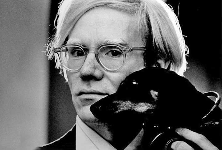 Há 96 anos, no dia 6 de agosto de 1928, nasceu Andy Warhol, um dos artistas mais célebres do século XX. 
