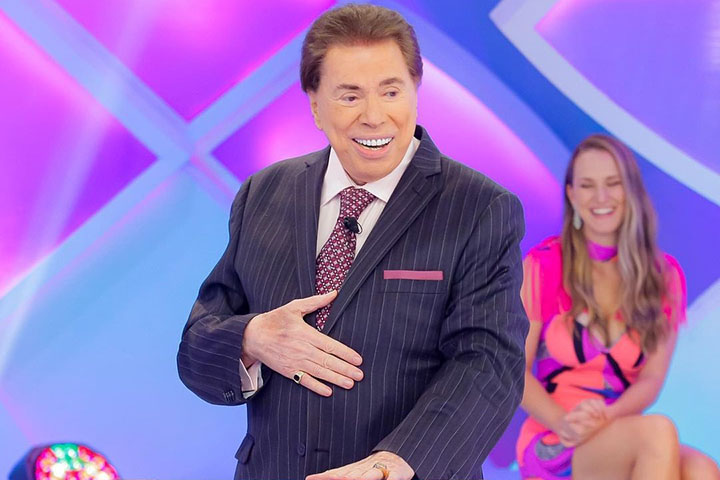Sem dar maiores detalhes, a emissora reportou que Silvio foi realizar exames de imagem e precisou ficar em observação. 