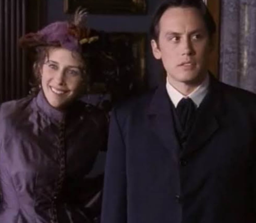 Rose Hill, lançado em 1997 pelo diretor Christopher Cain, foi o primeiro filme de Vera Farmiga. A história se desenrola depois que quatro meninos órfãos fugindo da lei em Nova York tropeçam em um bebê em uma carruagem.