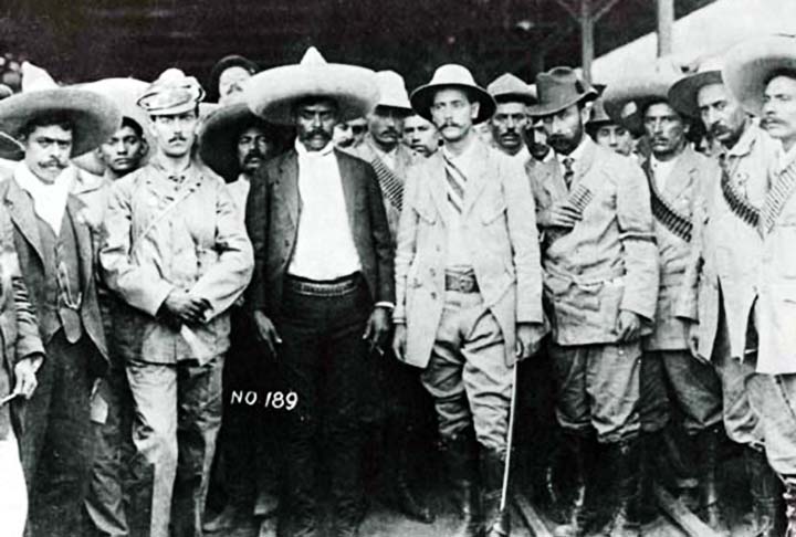 A Revolução Mexicana, que tinha como bandeira a defesa dos camponeses indígenas sem terra, é considerada a primeira revolta social do século 20, entre 1910 e 1920. 

