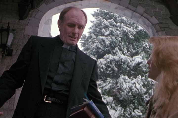 A Profecia IV: O Despertar é estrelado por Faye Grant, Asia Vieira, Michael Lerner, Michael Woods, Madison Mason, Ann Hearn, Jim Byrnes, Don S. Davis, Megan Leitch e Joy Coghil.