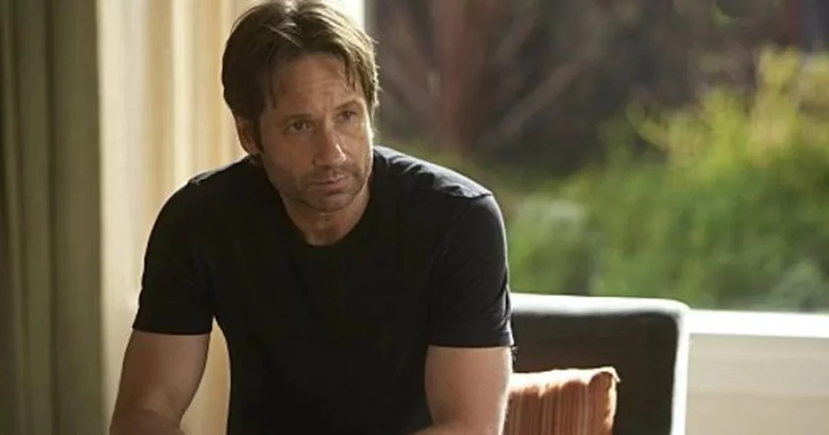 O fato de Duchovny ter interpretado um personagem viciado em sexo na série “Californication” deu contornos mais curiosos ao acontecimento.
