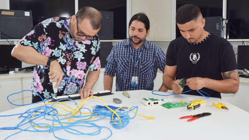 O Curso de Redes de Computadores da UniAteneu é ofertado nas modalidades presencial e a distância 