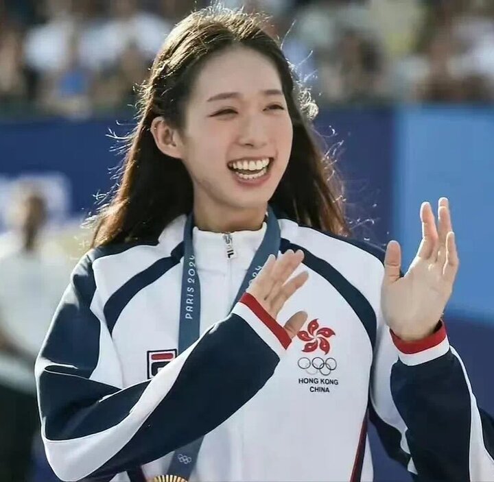 1 - Hong Kong: região administrativa especial da China é a que dá a premiação mais polpuda a seus atletas medalhistas de ouro. Cada campeão embolsa US$ 768 mil (R$ 4,230 milhões), o dobro do segundo colocado Israel. Uma das contempladas é Vivian Man Wai, ouro na espada feminina da esgrima. 
