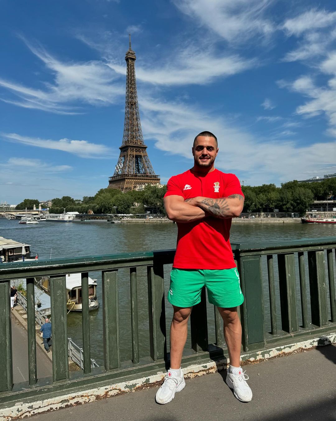 10 - Bulgária: atletas búlgaros campeões olímpicos em Paris, como Karlos May Nasar no levantamento de peso, faturam US$ 139 mil (cerca de R$ 765 mil) de premiação. 
