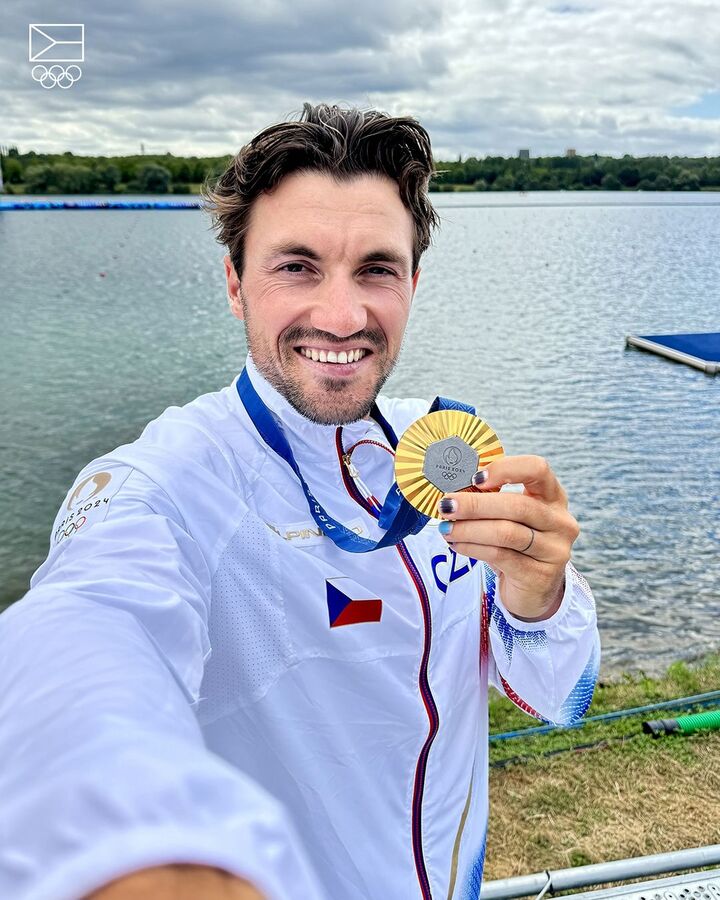 14 - República Tcheca: os medalhistas de ouro do país do leste europeu, como o canoísta Martin Fuksa, embolsam US$ 103 mil (cerca de R$ 570 mil) pelo topo do pódio. 
