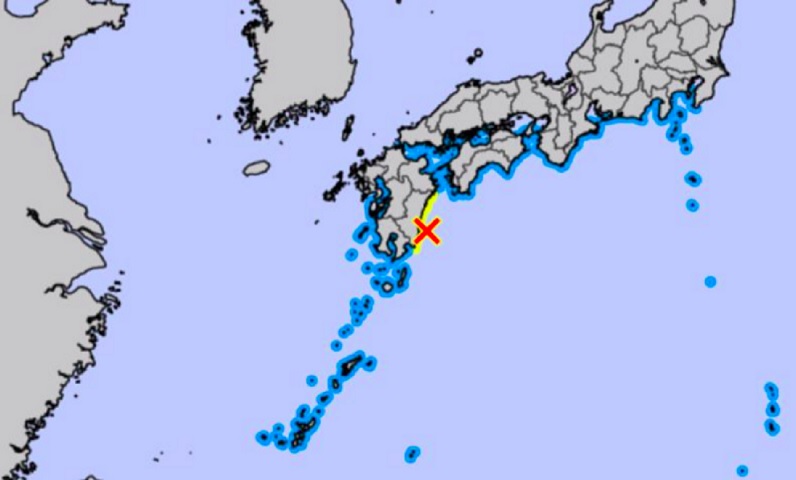 “A possibilidade de ocorrência de um grande terremoto é maior do que o normal, mas isso não indica que um grande terremoto ocorrerá com certeza”, declarou a Agência Meteorológica do Japão (JMA).
