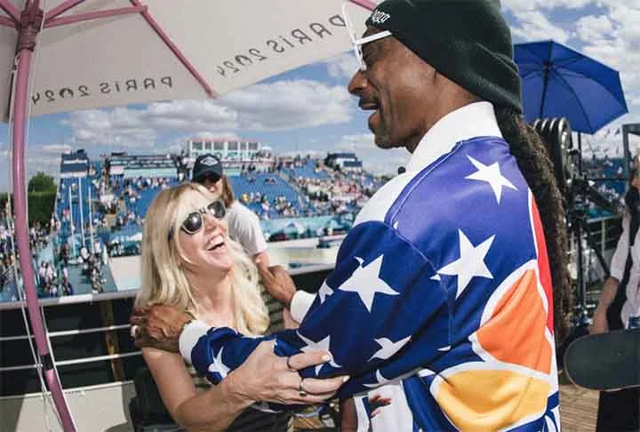 A artista Catherine Goodman também brincou com Snoop Dogg durante os Jogos Olímpicos de Paris. Assim, a esposa do skatista Tony Hawk, acompanhou o marido no grande evento esportivo.
