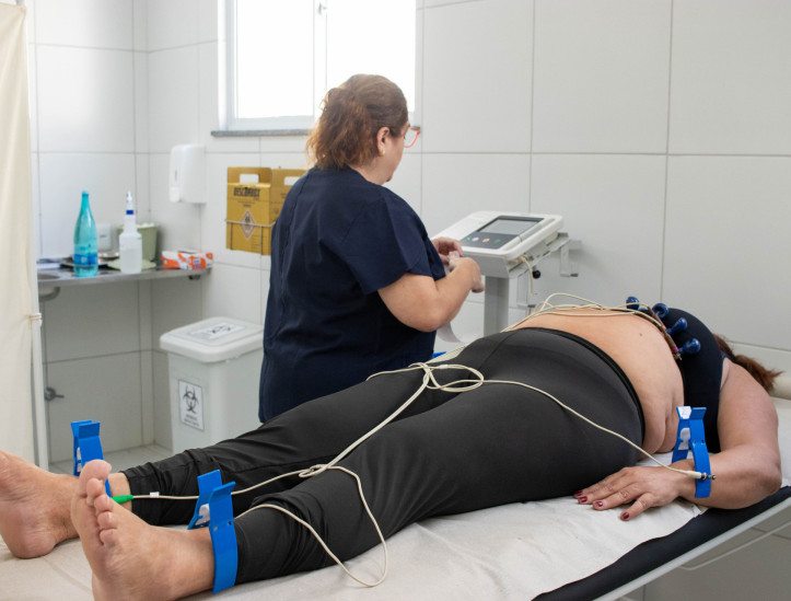 FORTALEZA, CEARÁ, BRASIL, 10-08-2024: Prefeitura realiza mutirão de saúde para detectar doenças cardiovasculare no Posto de saúde Pio XII.  (Foto: Samuel Setubal/ O Povo)
