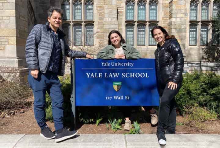 Carlos Saldanha é um dos principais diretores e produtores de animação da atualidade, conhecido por sua habilidade em criar filmes que combinam humor, aventura e beleza visual.