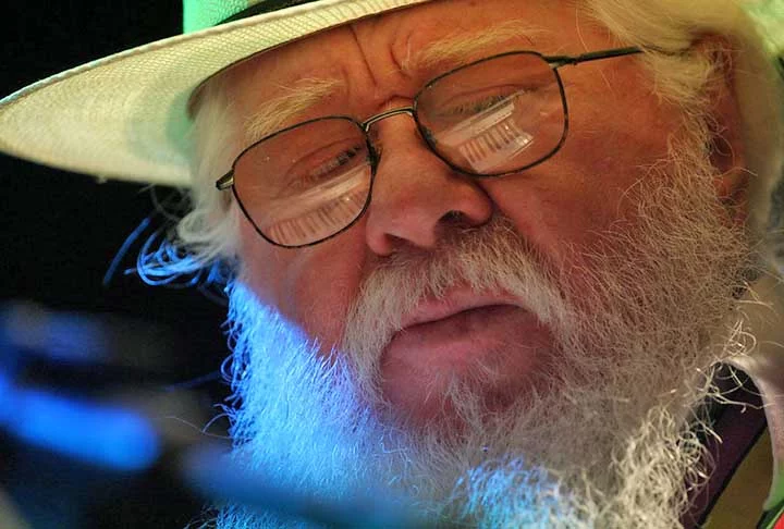 Pascoal também liderou sua própria banda, conhecida como A Banda do Hermeto, que se tornou um veículo para suas inovações musicais.