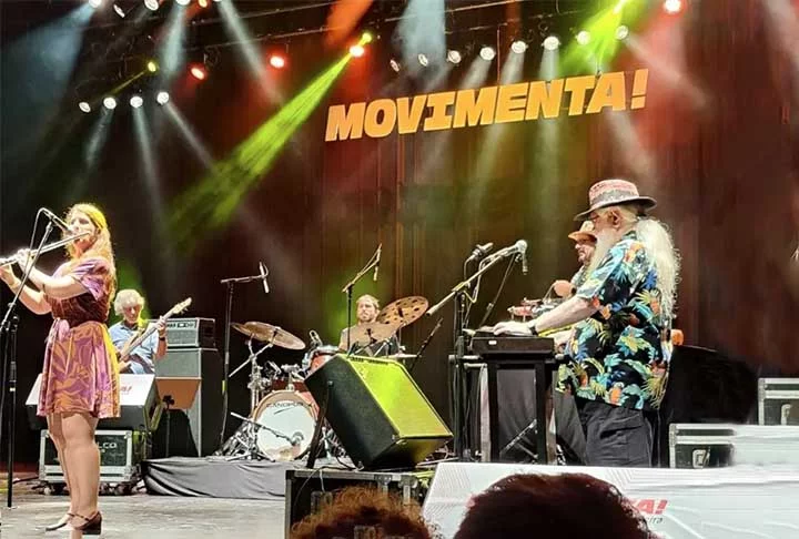 O pai de Hermeto tocava sanfona e violino, enquanto a mãe cantava e tocava piano. Influenciado por esse ambiente musical, Hermeto começou a tocar sanfona com apenas cinco anos. Mais tarde, ele se aventurou em outros instrumentos, como o piano e a flauta.