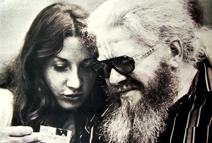 Durante esse período, Hermeto também colaborou com outros músicos renomados, como o compositor e pianista Antônio Carlos Jobim, e se envolveu com a Tropicália, um movimento cultural que misturava música, artes plásticas e teatro.