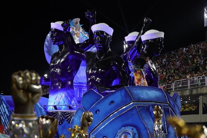 No último carnaval, a Paraíso do Tuiuti apresentou um carnaval em homenagem a João Cândido, líder da Revolta da Chibata, e ficou com a nona colocação, com 268,3 pontos. Na ponta da classificação, a Unidos do Viradouro conquistou o terceiro título de sua história.