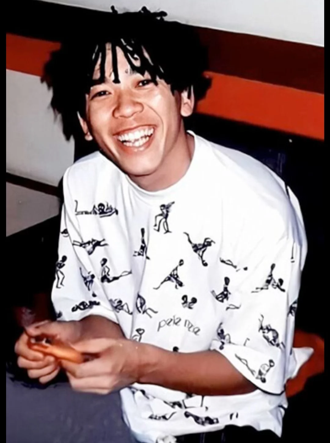 O guitarrista Bento Hinoto, da banda Mamonas Assassinas, celebraria 54 anos em 7/8/2024. Na verdade , ele nasceu em 4/8/1970, mas só foi registrado três dias depois, passando a ter um novo aniversário 'oficial'.