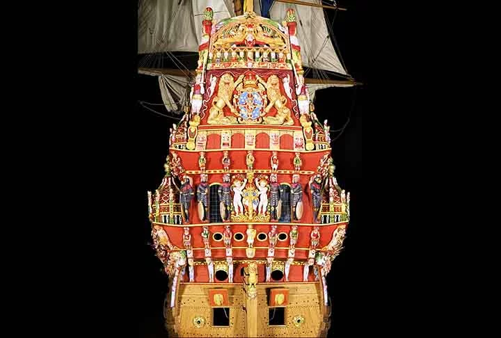 O monarca encomendou à marinha sueca a fabricação do navio como demonstração de poderio bélico.
