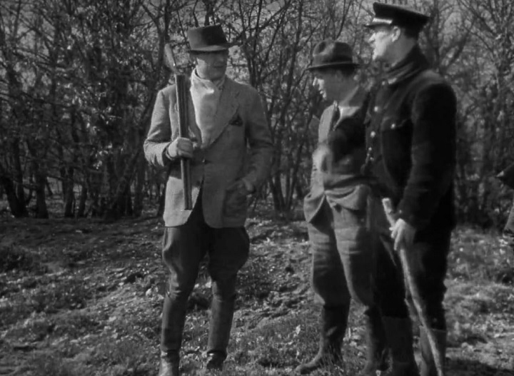 O filme chegou a ser proibido durante a ocupação da França pela Alemanha Nazista e as cópias originais foram destruídas depois de um bombardeio. Só em 1959, o longa foi restaurado e exibido no Festival de Veneza.