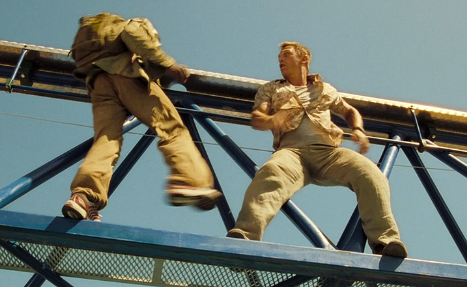Parkour - Cassino Royale (2006) - Daniel Craig - Uma sequência de perseguições de tirar o fôlego por Moçambique no primeiro filme de Daniel Craig dá o tom da brutalidade que o ator traria para o personagem. Uma das cenas, inclusive, é em cima de um guindaste.