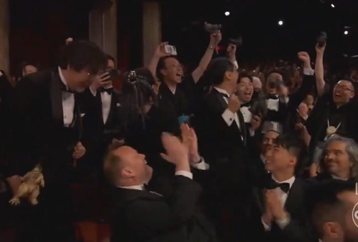 Foi a primeira vez que um filme da saga, que já tem 70 anos, foi indicado e venceu uma estatueta do prêmio mais importante do cinema. Além disso, Godzilla Minus One tornou-se o primeiro em língua não inglesa a ganhar o prêmio de Melhores Efeitos Visuais em quase 100 anos de história do Oscar. 