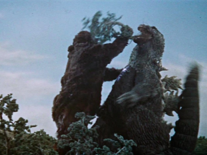 King Kong vs. Godzilla (1962): Também foi aqui a primeira vez que Gojira e outro monstro já muito popular na época, o King Kong, se enfrentaram em um filme.