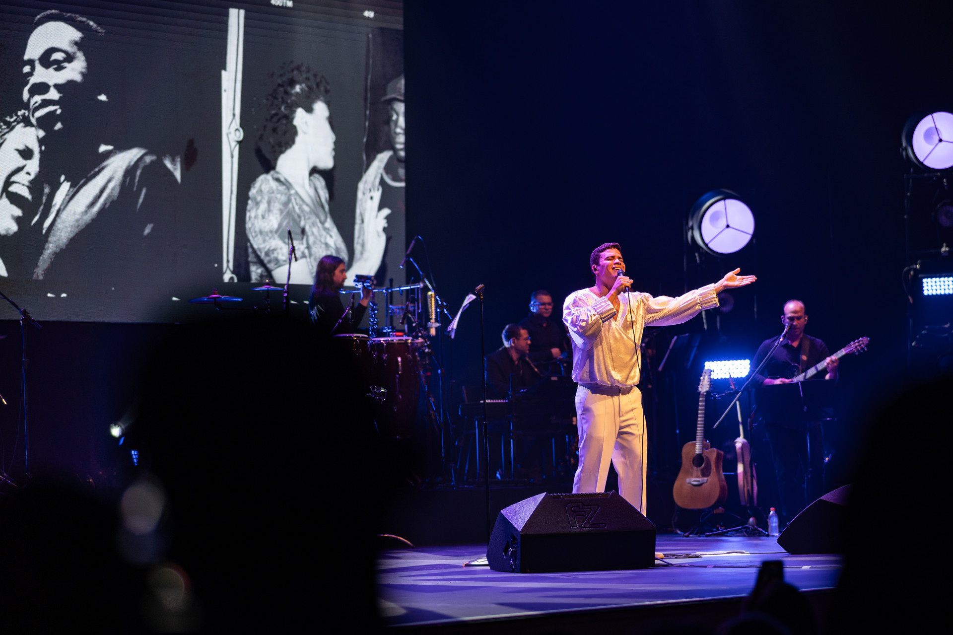 Marcos Lessa no show "Saudade do Brasil - Marcos Lessa canta Elis"