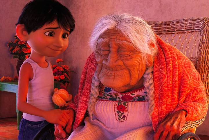 Ele pertence a uma família de sapateiros que detesta música, pois, segundo a tradição familiar, o bisavô de Miguel abandonou sua esposa Imelda para perseguir seus sonhos, iniciando uma maldição.