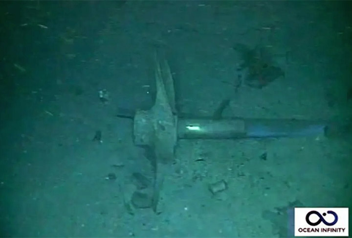 Ele só foi encontrado um ano depois e contou com o auxílio da Marinha de vários países, incluindo o Brasil.