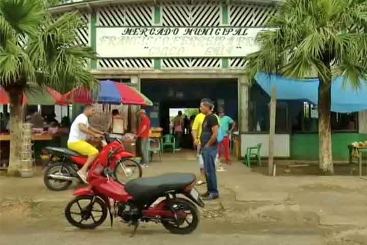 Não à toa, as dez cidades brasileiras com maior proporção de motos estão no Norte. Oito delas ficam no estado do Amazonas e duas outras no vizinho Pará. 
