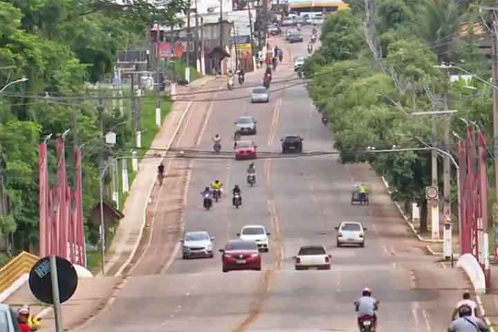 Ainda assim, o número de carros registrados supera o de motos em 3.665 cidades brasileiras. 

