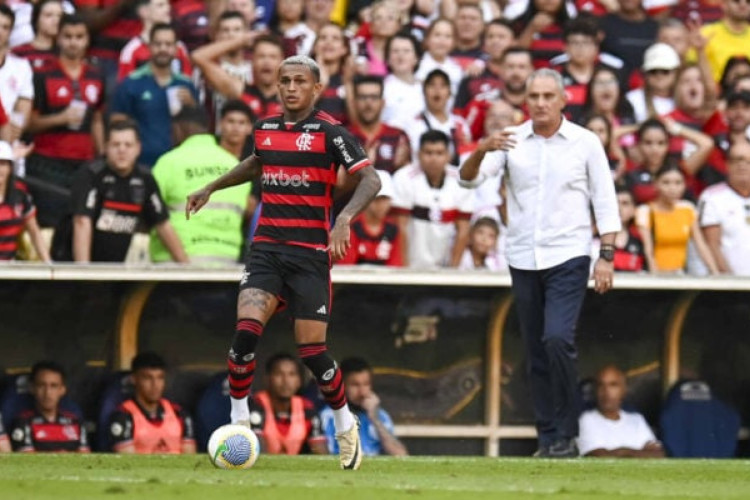 Clube italiano aumentou a proposta pelo atleta e venda pode render 20 milhões de euros aos cofres rubro-negros