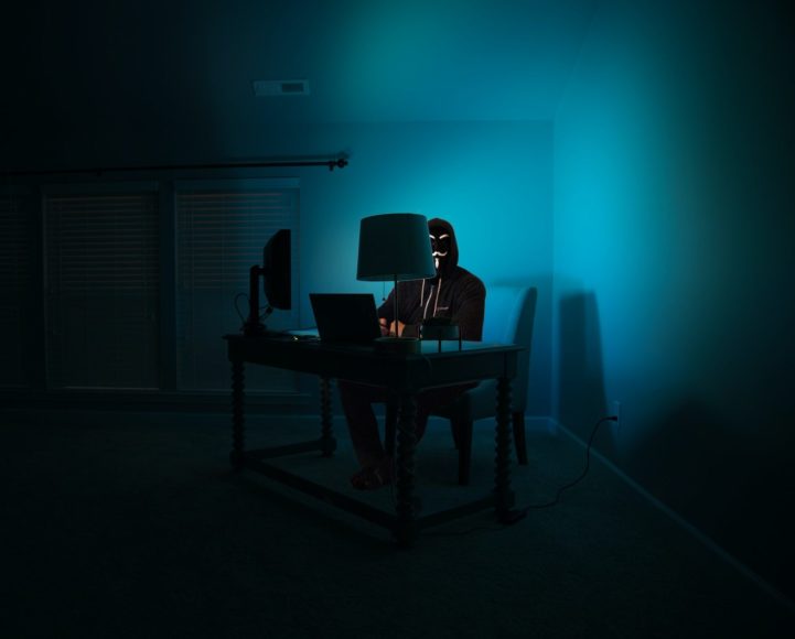 Além disso, certifique-se com a própria comunidade e as referências que a pessoa solicitando as doações fornecer. Isso garantirá que a doação seja direcionada à pessoa correta e não a um golpista.