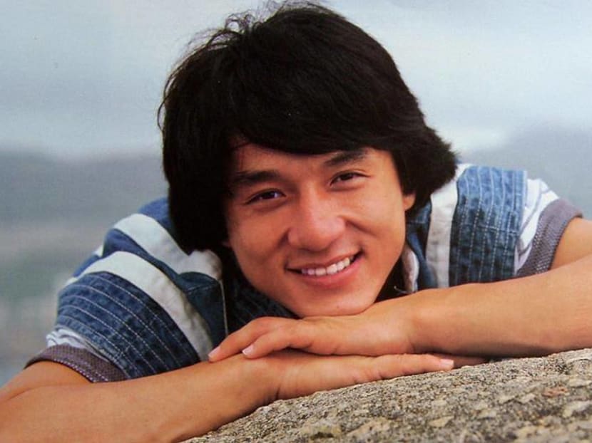 O filme é uma comédia erótica, lançada nos anos 70, e traz Jackie Chan no papel de um conquistador. Ao contrário de outros artistas, Chan diz até hoje que não se envergonha do passado.