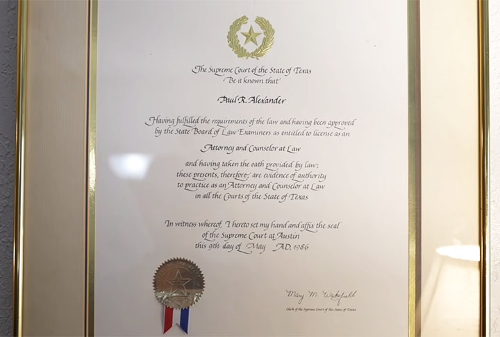 Paul conseguiu concluir o ensino médio aos 21 anos, sendo o primeiro aluno da escola a se formar virtualmente por meio de um programa doméstico. 