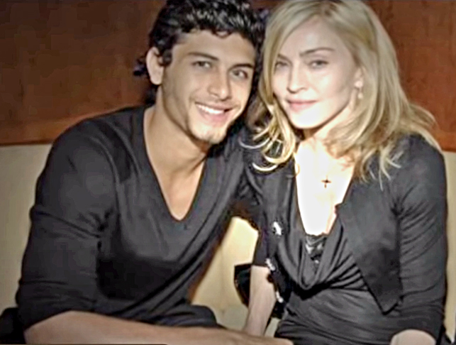 Relacionamentos amorosos de Madonna também viraram tema de debate. Isso porque ela teve casos com homens mais jovens como o DJ carioca Jesus Luz, entre 2008 e 2010. A diferença de idade deles é de 28 anos. 