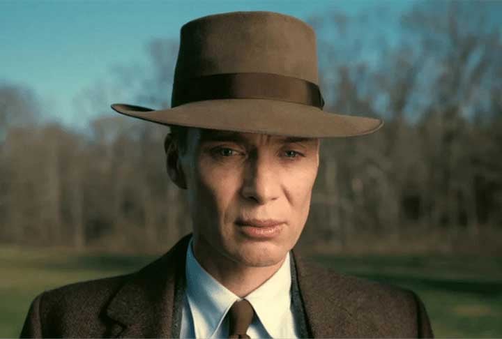 Em ‘Oppenheimer - grande vencedor do Oscar 2024 com 7 estatuetas, inclusive de Melhor Filme -  Cillian interpreta o físico J. Robert Oppenheimer, responsável pela bomba nuclear que devastou Hiroshima e Nagasaki, no Japão, na Segunda Guerra Mundial . O longa alcançou quase US$ 1 bilhão em bilheteria.