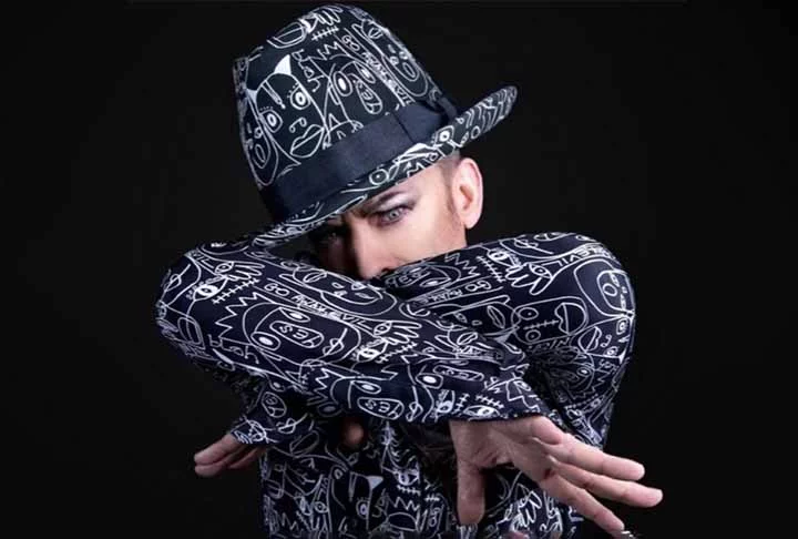 Fã de David Bowie e do vocalista Marc Bolan do T.Rex, Boy George circulava pelos clubes de Londres no final da década de 1970, com um visual inspirado em Marc. 