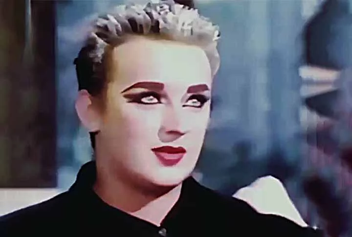 O primeiro grande passo de George surgiu quando foi notado por Malcolm McLaren, o grande nome por trás do grupo “Sex Pistols”. Ele o convidou a integrar o grupo Bow Wow Wow, de onde saiu pouco tempo depois.