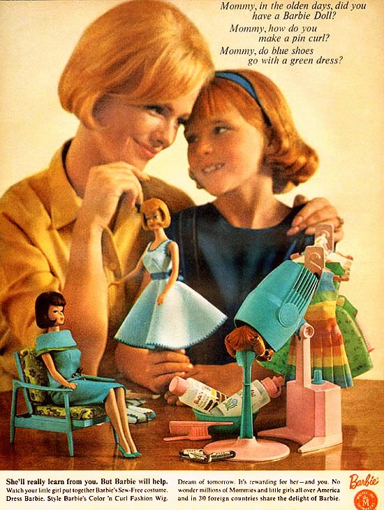 A propaganda da primeira Barbie anuncia o preço de três dólares para adquirir a boneca.