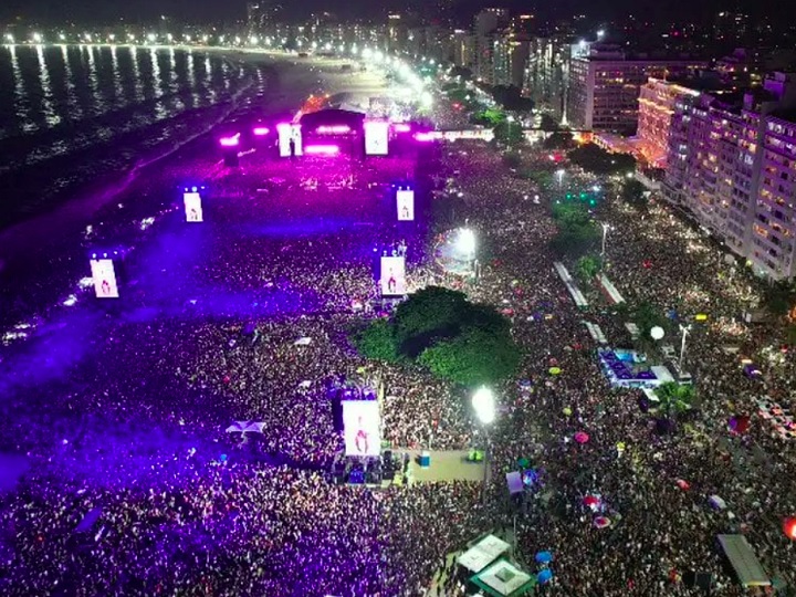 A cantora encerrou a Celebration Tour com um show gigantesco nas areias de Copacabana, no Rio de Janeiro, em maio/24. Ao todo, foram mais de 40 cidades pelo mundo que receberam a diva do pop!