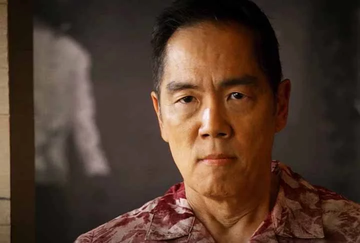 Chozen Toguchi (Yuji Okumoto) - antagonista do segundo filme, que se passa em Okinawa, Toguchi surge na série com ensinamentos para Daniel-san, como chama carinhosamente LaRusso. Daniel descobre um fator novo sobre a vida de Toguchi, que os fazem virar amigos importantes.