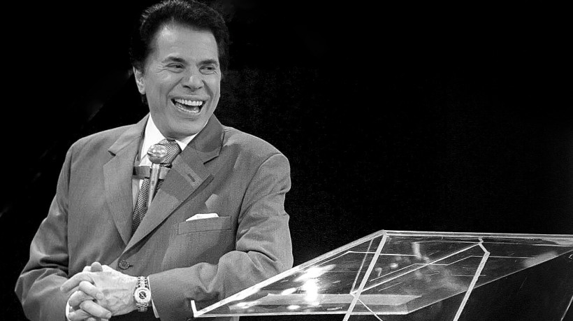 Foto de arquivo de 04/04/2002 do apresentador Silvio Santos durante a entrega do   Troféu Imprensa, nos estúdios da emissora de televisão SBT, em Osasco, na Grande  