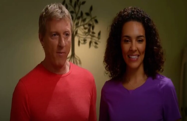 Carmen Diaz (Vanessa Rubio) - mãe de Miguel. No início, enxerga a opção do filho de aprender karatê um tanto temerária. Depois, entende que a força e confiança que ele ganhou foram muito por conta do esporte. Amorosa, se relaciona com o sensei do filho, e também vizinho, Johnny Lawrence.