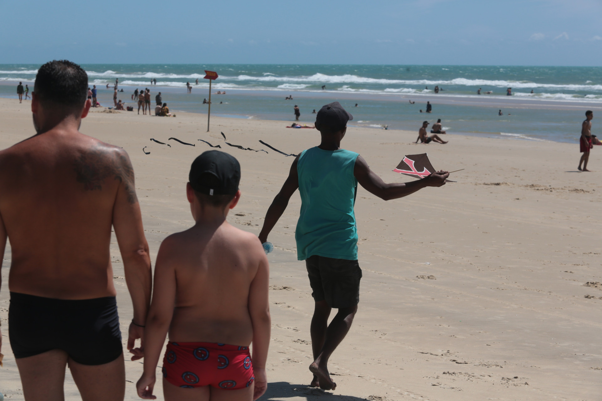 Temporada de ventos na Praia do Futuro